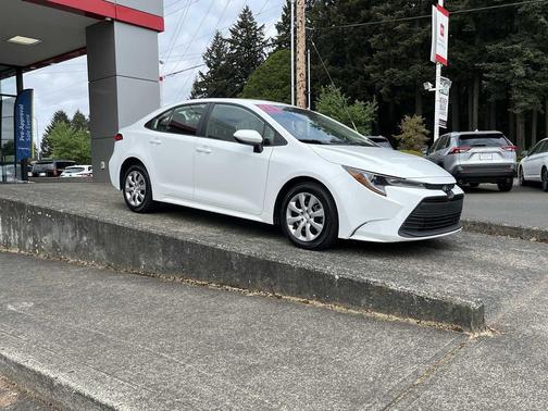 Ice Cap 2024 Toyota Corolla LE