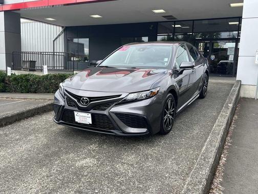 Predawn Gray Mica 2024 Toyota Camry SE