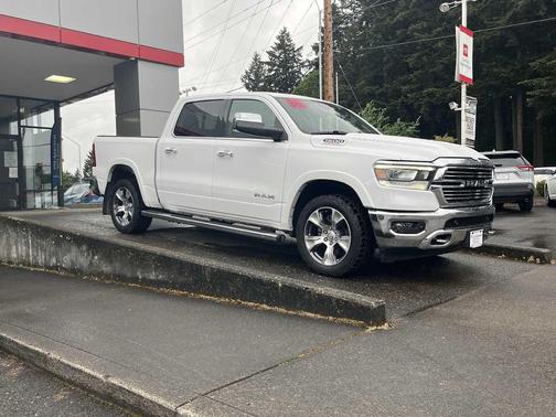 Bright White Clearcoat 2022 RAM 1500 Laramie