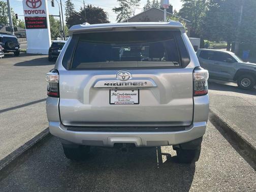 Classic Silver Metallic 2017 Toyota 4Runner SR5 Premium