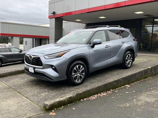 2024 Toyota Highlander XLE