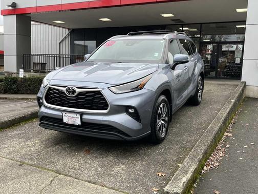 2024 Toyota Highlander XLE