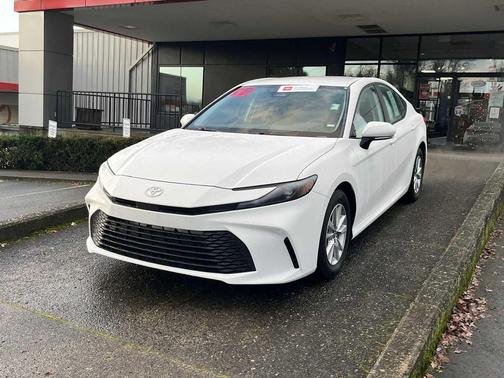 2025 Toyota Camry XLE