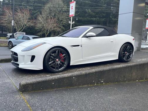 2017 Jaguar F-TYPE R