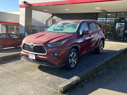 2022 Toyota Highlander Hybrid XLE