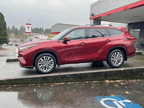 2023 Toyota Highlander Platinum
