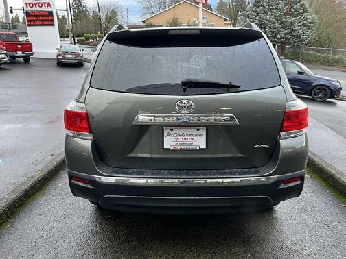 2011 Toyota Highlander SE