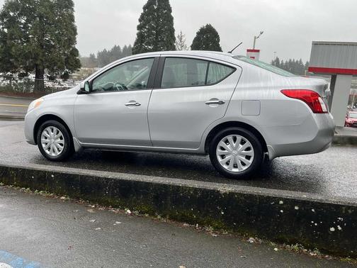 2012 Nissan Versa 1.6 S