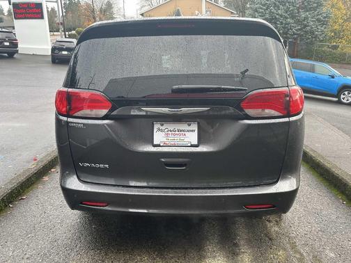 2020 Chrysler Voyager L