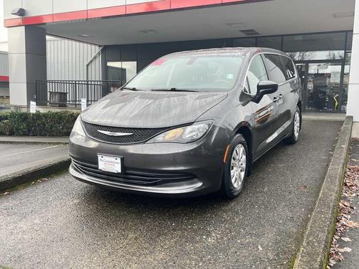 2020 Chrysler Voyager L