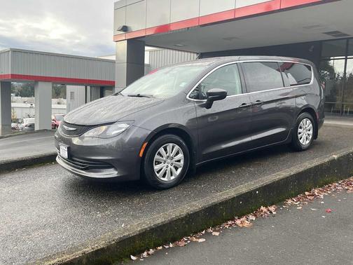 2020 Chrysler Voyager L