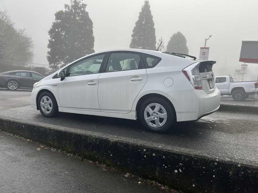 2010 Toyota Prius III