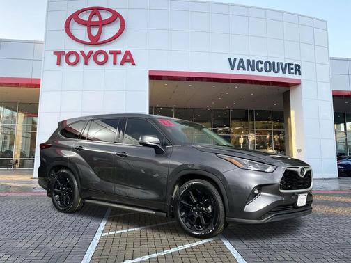 Magnetic Gray Metallic 2022 Toyota Highlander LE