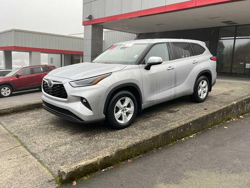 2023 Toyota Highlander LE