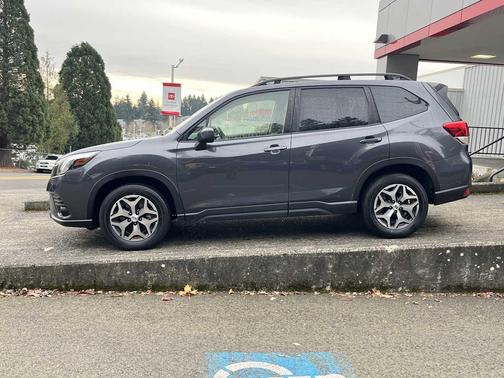 2024 Subaru Forester Premium