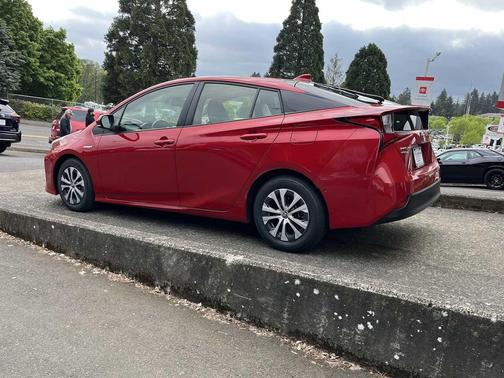 Supersonic Red 2021 Toyota Prius XLE