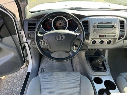 Super White 2009 Toyota Tacoma Access Cab
