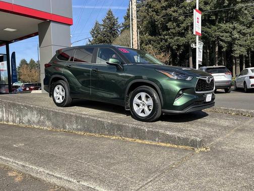 Cypress 2023 Toyota Highlander LE