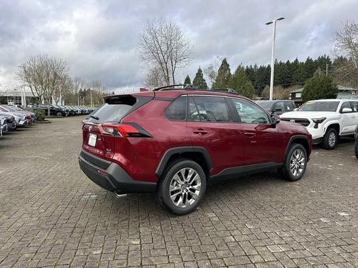 2025 Toyota RAV4 XLE Premium