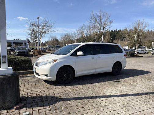 2015 Toyota Sienna XLE