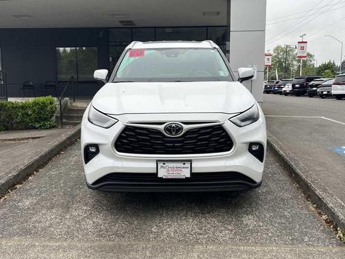 Wind Chill Pearl 2023 Toyota Highlander XLE
