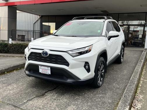 2022 Toyota RAV4 Hybrid XLE Premium