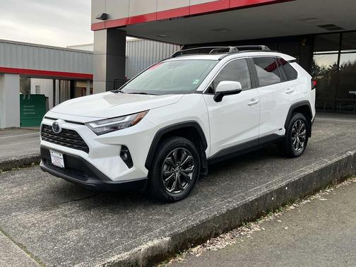 2022 Toyota RAV4 Hybrid XLE Premium