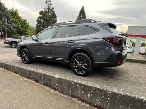 Magnetite Gray Metallic 2025 Subaru Outback Onyx Edition