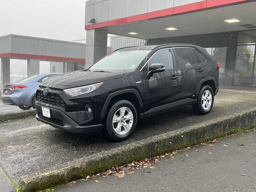 2021 Toyota RAV4 Hybrid XLE