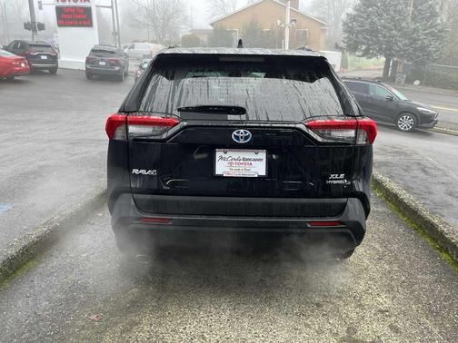 2021 Toyota RAV4 Hybrid XLE