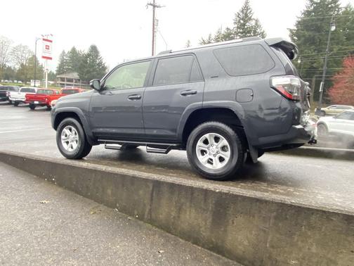 2024 Toyota 4Runner SR5 Premium