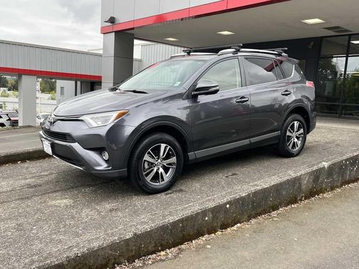 Magnetic Gray Metallic 2016 Toyota RAV4 XLE