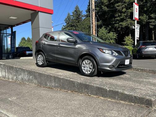 Gun Metallic 2019 Nissan Rogue Sport S