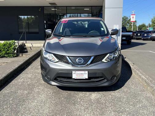 Gun Metallic 2019 Nissan Rogue Sport S