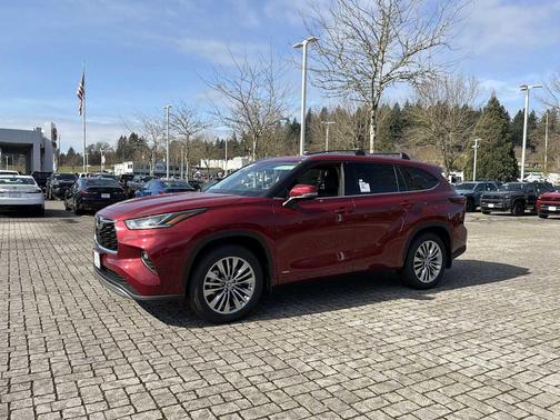 2026 Toyota Highlander Hybrid Platinum