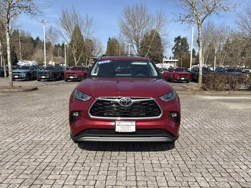 2026 Toyota Highlander Hybrid Platinum