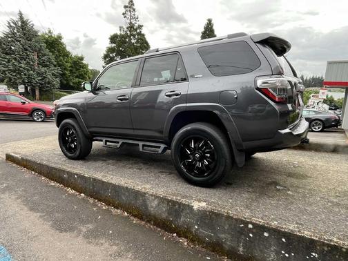 Magnetic Gray Metallic 2021 Toyota 4Runner SR5 Premium