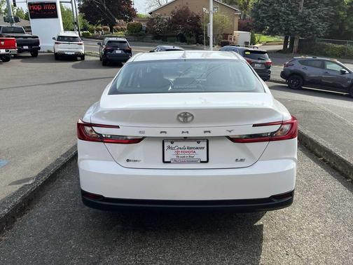 Ice Cap 2025 Toyota Camry LE