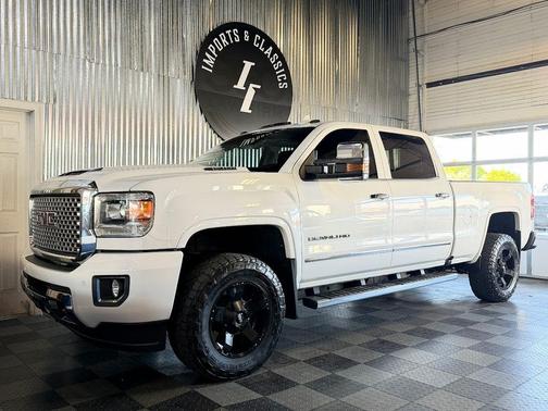 White 2017 GMC Sierra 3500 Denali