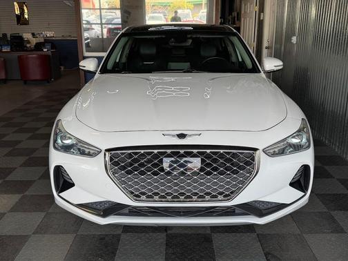 Uyuni White 2020 Genesis G70 3.3T