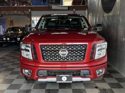 2018 Nissan Titan SV