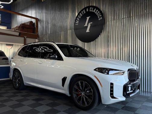 Alpine White 2024 BMW X5 xDrive40i