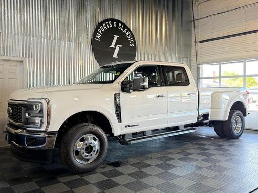 White 2026 Ford F-350 Lariat Super Duty