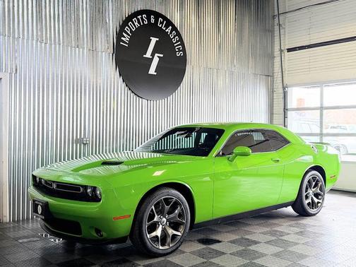 2017 Dodge Challenger SXT