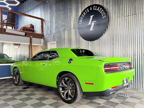 2017 Dodge Challenger SXT