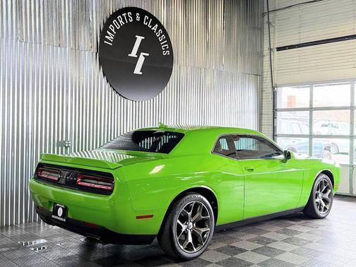 2017 Dodge Challenger SXT