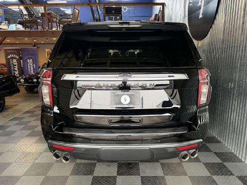 2023 Chevrolet Suburban High Country