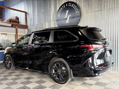 2022 Toyota Sienna XSE