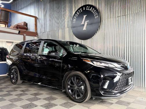 2022 Toyota Sienna XSE