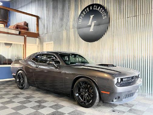 2015 Dodge Challenger R/T Shaker